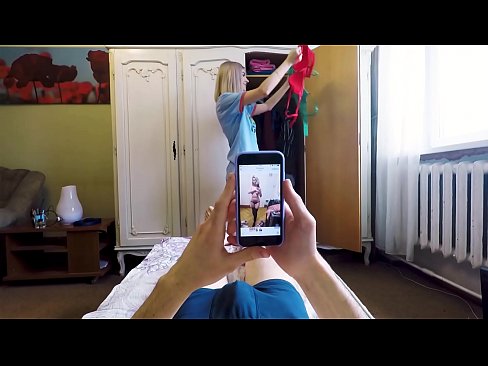 ❤️ Üvey kızkardeş, anne eve gelmeden önce kardeşi boşalmak yaptı ❤❌ Anal video bizde ﹏